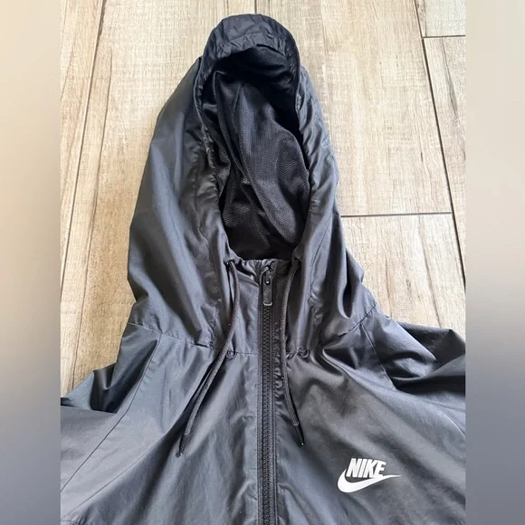 Nike Black Hooded Windbreaker Jacket with White Logo - Picture 4 of 7